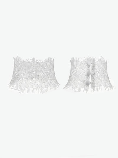Lace Choker with Button. White